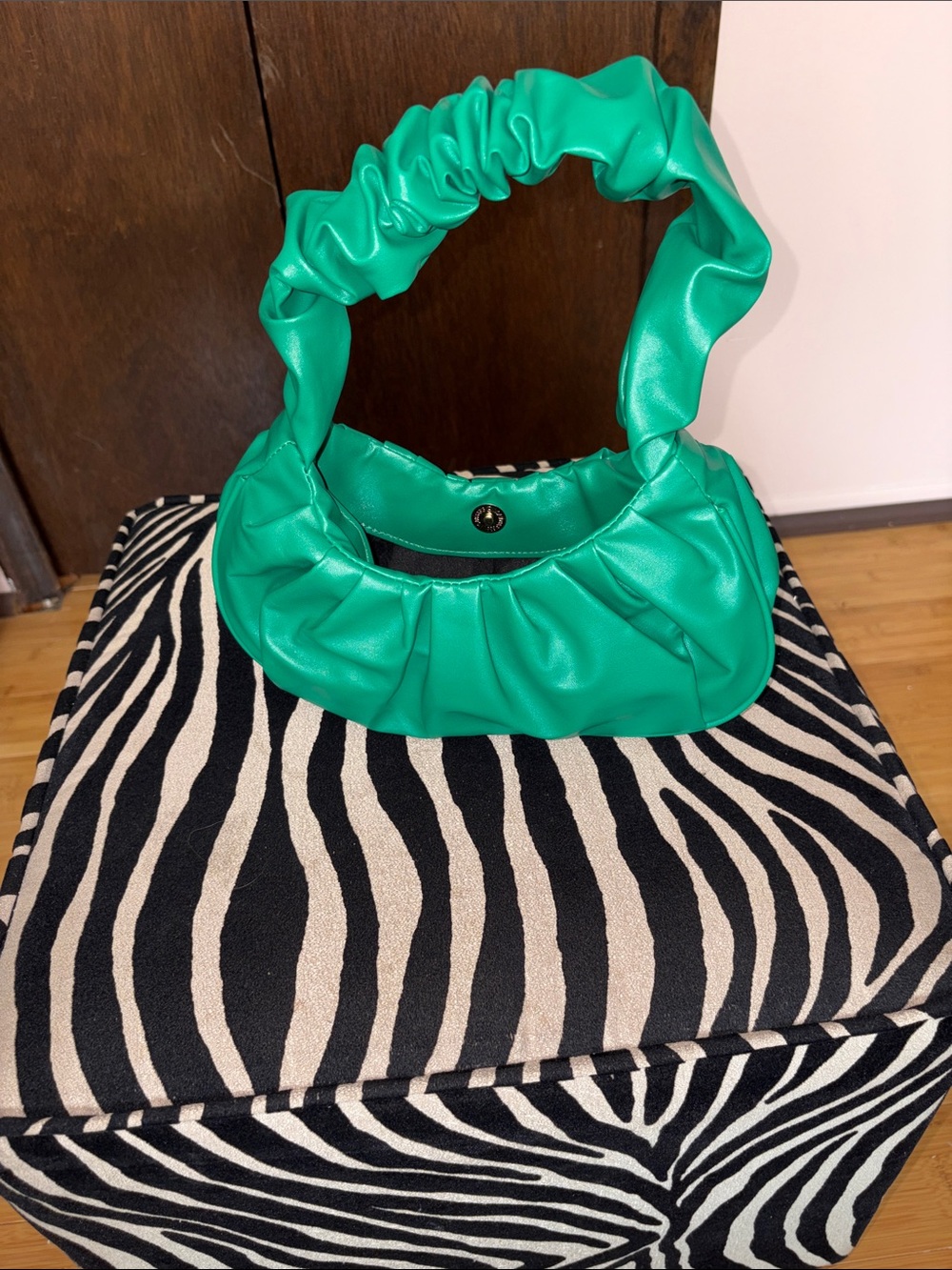 Source Unknown Emerald Green Ruched Shoulder Bag